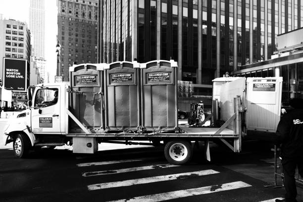 Best Porta potty rental near me  in Clinton, IA